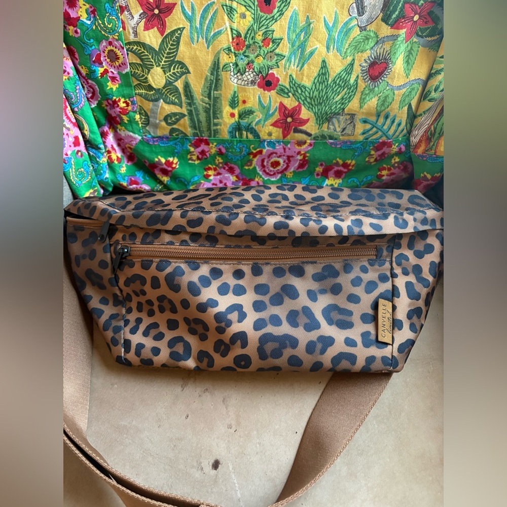 EUC Canvelle Classic oversized Fanny Pack in Brown Leopard